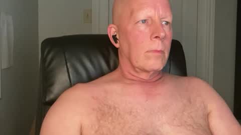 Snapshot of eddygl1968 chatting on February 20, 3:01 am Eddy online show from February 20, 3:01 am