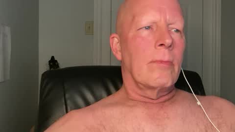 Snapshot of eddygl1968 chatting on January 30, 2:49 am Eddy online show from January 30, 2:49 am