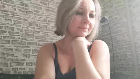 Snapshot of edithmanning chatting on February 23, 6:49 am edithmanning online show from February 23, 6:49 am