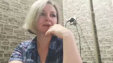 Snapshot of edithmanning chatting on January 21, 6:00 am edithmanning online show from January 21, 6:00 am