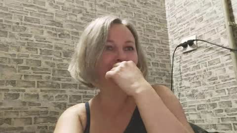 Snapshot of edithmanning chatting on February 5, 2:48 pm edithmanning online show from February 5, 2:48 pm