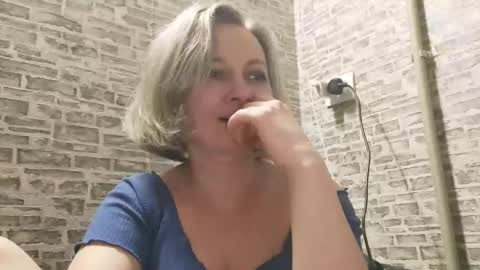 Snapshot of edithmanning chatting on February 17, 3:11 pm edithmanning online show from February 17, 3:11 pm