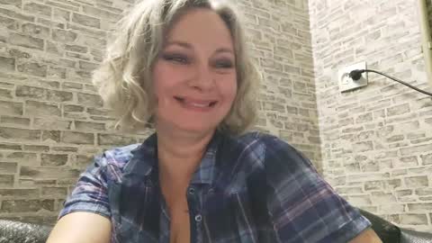 Snapshot of edithmanning chatting on January 25, 6:35 pm edithmanning online show from January 25, 6:35 pm