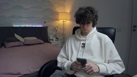 edvardblare online show from September 15, 6:31 pm