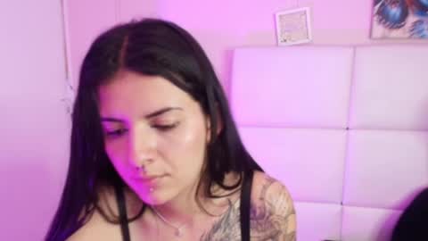 eemily_1 online show from February 8, 5:18 pm