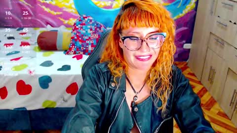 Snapshot of eimy_lorens chatting on February 18, 12:15 am EIMY online show from February 18, 12:15 am