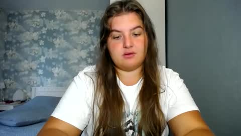 Snapshot of elanis_blair chatting on September 17, 9:13 am Elanis online show from September 17, 9:13 am