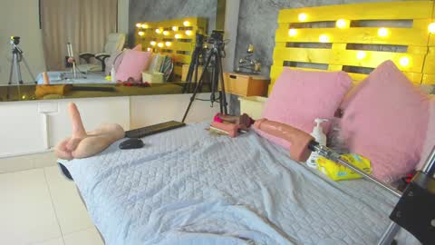 Snapshot of elena_mature chatting on January 30, 10:08 pm Elena online show from January 30, 10:08 pm