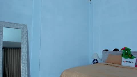 Snapshot of eleonora_linn_ chatting on January 12, 11:50 am Eleonora online show from January 12, 11:50 am