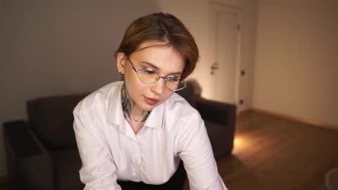 Snapshot of eleonora_linn_ chatting on September 22, 1:26 pm Eleonora online show from September 22, 1:26 pm