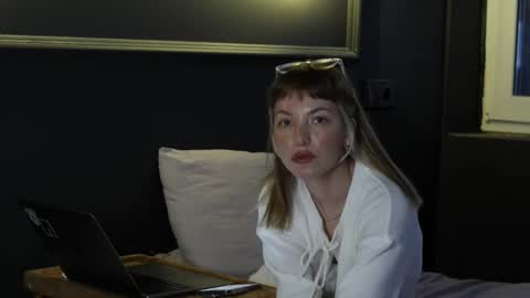 Snapshot of eleonora_linn_ chatting on September 12, 2:30 pm Eleonora online show from September 12, 2:30 pm