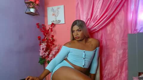 eletrabrowns online show from January 21, 9:04 pm