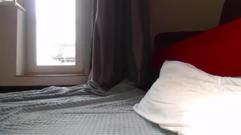 Snapshot of elisa_bright chatting on March 2, 10:24 am Tati online show from March 2, 10:24 am