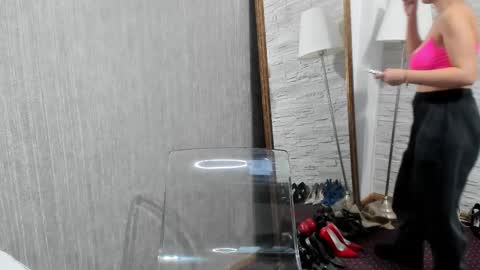 Snapshot of elisabaxter chatting on February 27, 2:57 am Maria online show from February 27, 2:57 am