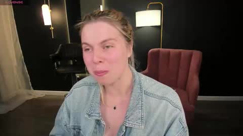 elizabethmad online show from September 17, 9:51 pm