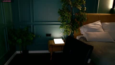 elizabethmad online show from September 22, 6:34 pm
