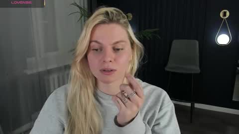 elizabethmad online show from September 11, 9:38 pm