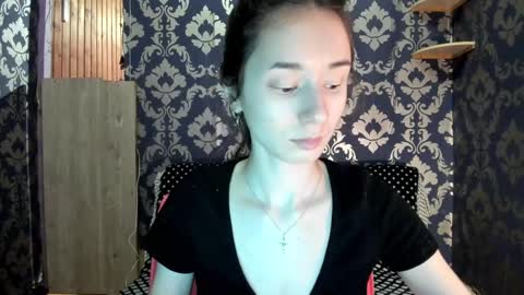elizabethrice online show from February 1, 11:48 pm