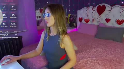 Linda online show from February 9, 7:59 am