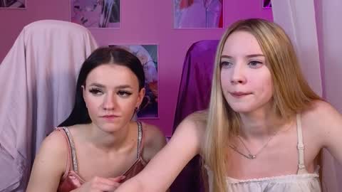 Snapshot of elizzza_ chatting on February 4, 8:56 am elizzza_ online show from February 4, 8:56 am