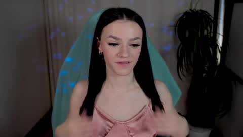 Snapshot of elizzza_ chatting on February 15, 8:44 am elizzza_ online show from February 15, 8:44 am