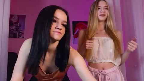 Snapshot of elizzza_ chatting on February 4, 5:53 am elizzza_ online show from February 4, 5:53 am