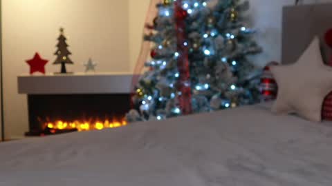 Snapshot of ella_twinkle chatting on January 9, 11:56 pm Ella online show from January 9, 11:56 pm