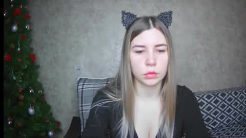 Snapshot of ellanuar chatting on January 30, 1:22 am EllaNuar online show from January 30, 1:22 am