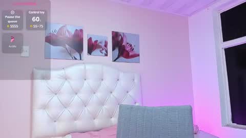 ellarosee_ online show from February 22, 7:47 pm