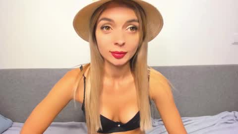 ellen_flow online show from February 20, 8:58 pm