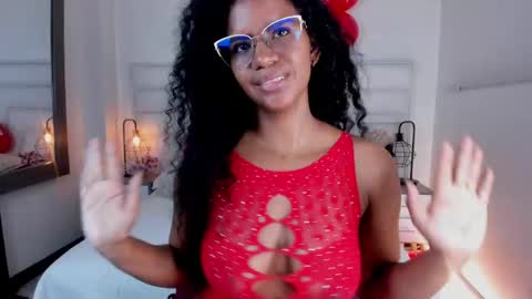 Snapshot of ellie_alves chatting on February 15, 4:12 pm Ellie online show from February 15, 4:12 pm