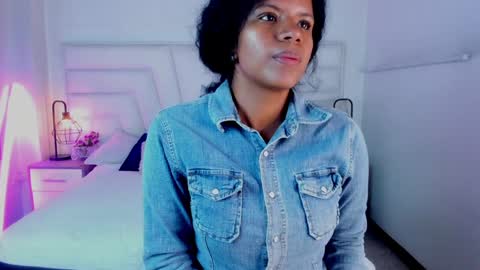 Snapshot of ellie_alves chatting on February 1, 2:56 pm Ellie online show from February 1, 2:56 pm