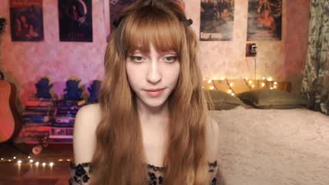 ellie_friendly online show from December 5, 12:03 am