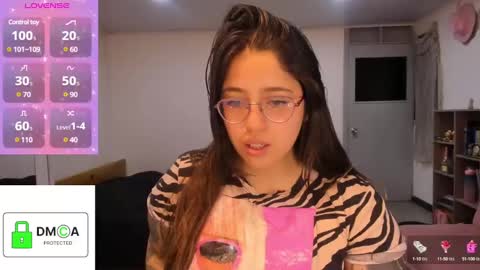 Snapshot of ellie_jones1 chatting on March 9, 11:56 pm Ellie online show from March 9, 11:56 pm