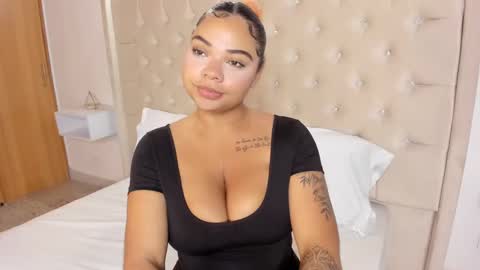 Snapshot of eloisa_cleavage_ chatting on February 28, 11:14 am Maya online show from February 28, 11:14 am
