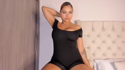 Snapshot of eloisa_cleavage_ chatting on February 4, 11:05 am Maya online show from February 4, 11:05 am