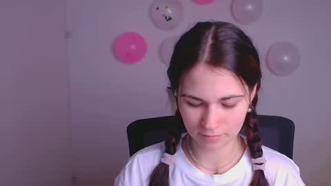 Snapshot of elsa_mur chatting on February 16, 8:00 pm Elsa online show from February 16, 8:00 pm