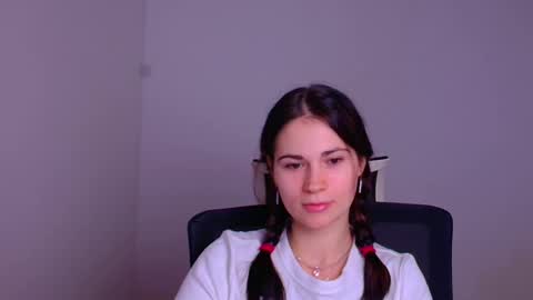 Snapshot of elsa_mur chatting on January 9, 7:29 pm Elsa online show from January 9, 7:29 pm