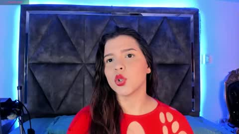 Snapshot of elsalombardi chatting on February 21, 12:17 pm Elsa online show from February 21, 12:17 pm