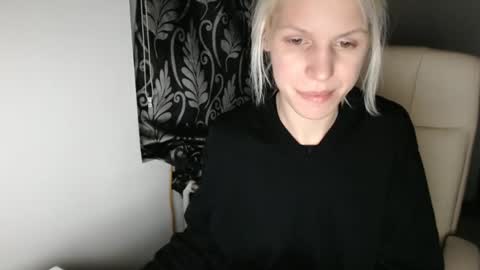 Snapshot of elssa_rush chatting on February 25, 5:19 pm elssa_rush online show from February 25, 5:19 pm