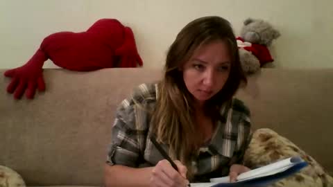 Snapshot of elvinasweet chatting on September 19, 7:01 am ElvinaSweet online show from September 19, 7:01 am