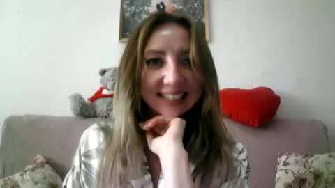 Snapshot of elvinasweet chatting on September 11, 6:25 am ElvinaSweet online show from September 11, 6:25 am