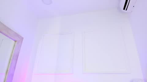 Snapshot of emelie_89 chatting on February 10, 2:52 am emelie_89 online show from February 10, 2:52 am