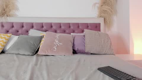 Snapshot of emelyy_carter chatting on January 24, 1:45 am Emy online show from January 24, 1:45 am