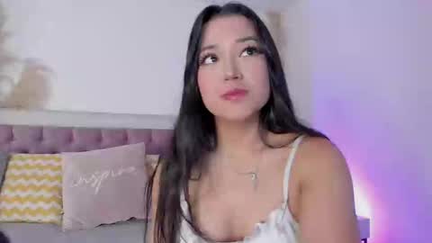 Snapshot of emelyy_carter chatting on February 10, 7:38 pm Emy online show from February 10, 7:38 pm