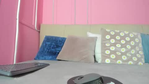 Snapshot of emelyy_carter chatting on September 17, 11:46 am Emy online show from September 17, 11:46 am