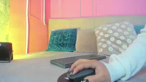 Snapshot of emelyy_carter chatting on September 13, 12:51 pm Emy online show from September 13, 12:51 pm