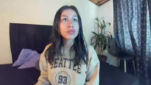 Snapshot of emigomez_ chatting on March 11, 9:26 pm Emilia Gomez online show from March 11, 9:26 pm