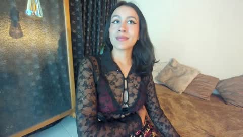 Snapshot of emigomez_ chatting on February 6, 1:16 am Emilia Gomez online show from February 6, 1:16 am
