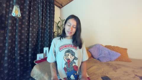 Snapshot of emigomez_ chatting on February 9, 10:53 am Emilia Gomez online show from February 9, 10:53 am